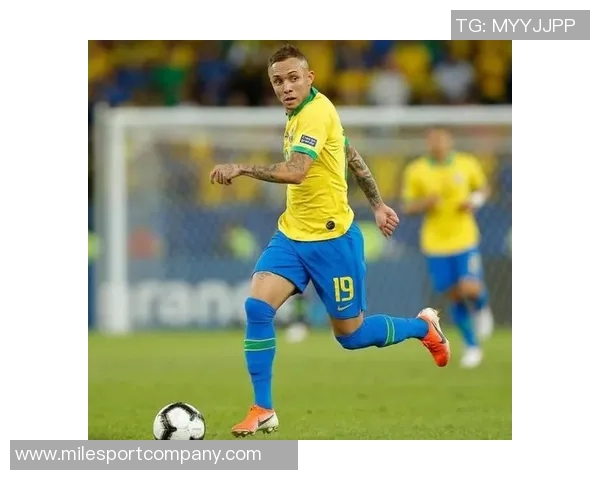 前巴西国脚里贝罗公开罹患甲状腺癌手术后积极开启康复之路 前巴西国脚里贝罗公开罹患甲状腺癌手术后积极开启康复之路