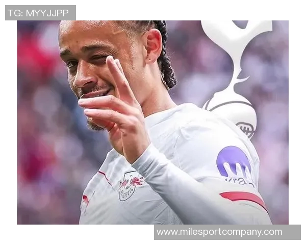 哈维西蒙斯立志在热刺争夺荣誉自律信念引领职业生涯