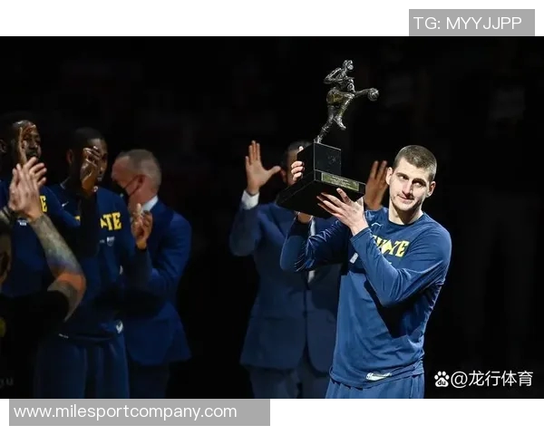 文班称赞约基奇为世界顶级球员认为他有机会再夺MVP荣誉