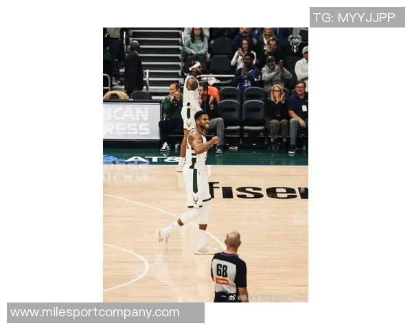 字母哥本赛季表现惊艳场均323分126板63助投篮命中率高达677 字母哥本赛季表现惊艳场均323分126板63助投篮命中率高达677