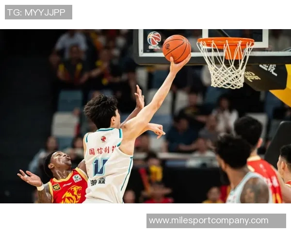 杨瀚森NBA杯赛最后时刻登场表现平平仅获1篮板未能得分